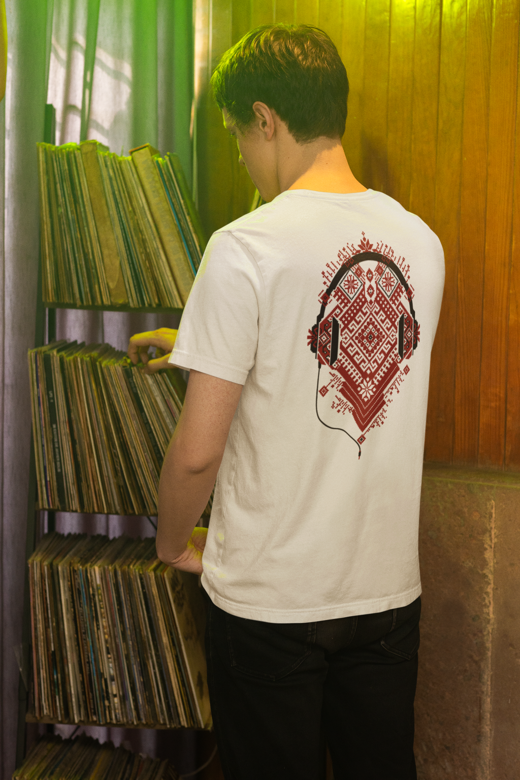 Tatreez Headphones Tee | Palestinian