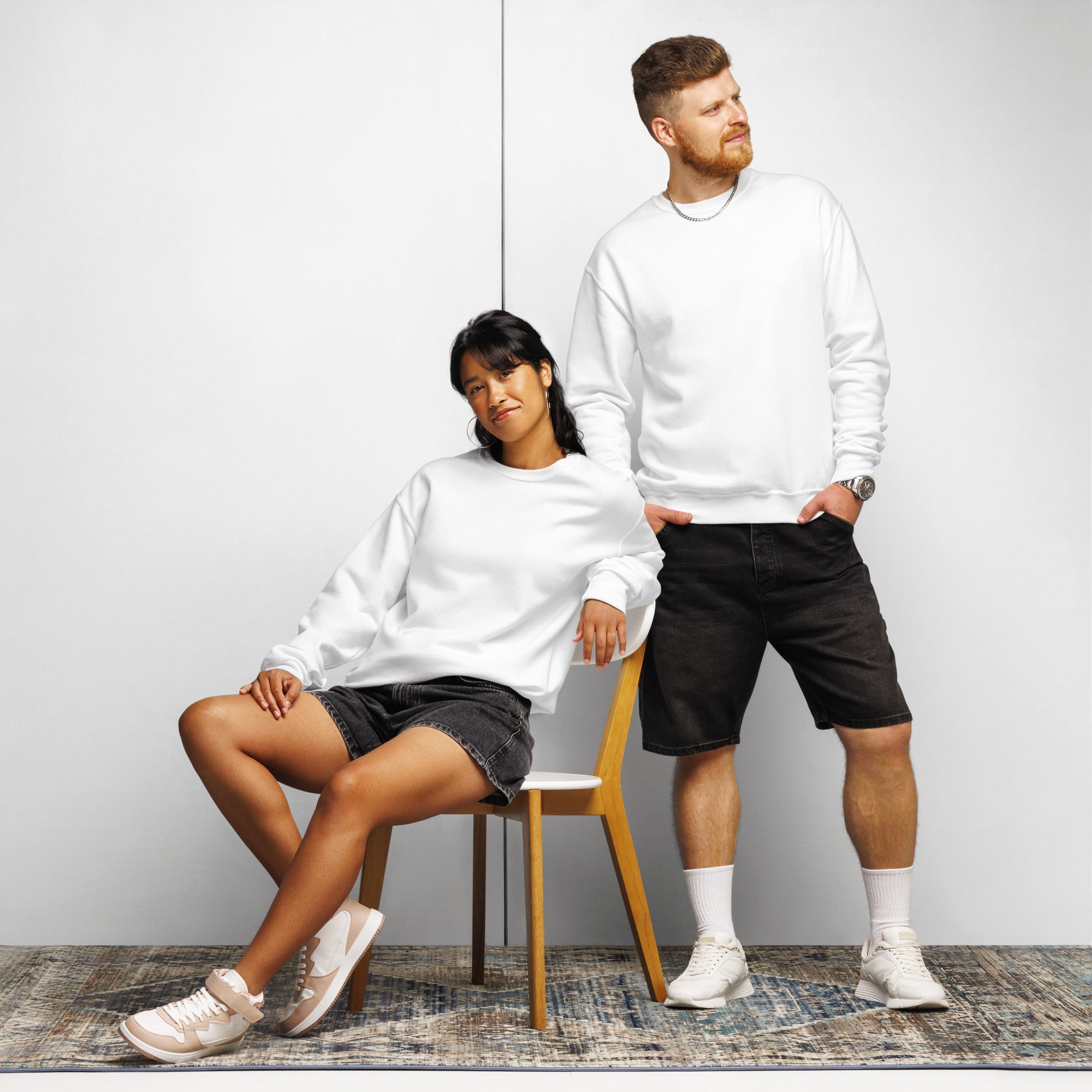 Crew neck sweatshirt Secondary image
